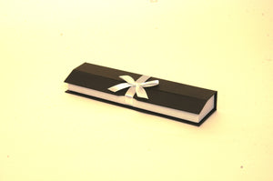 MAGNETIC RIBBON PAPER BOX BLACK- BRACELET  Box of 12